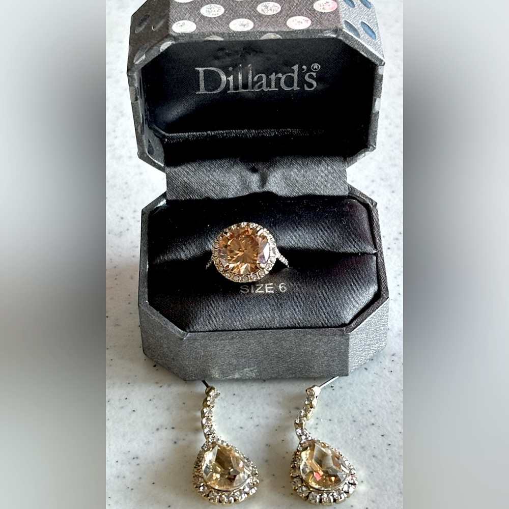 14k Gold CZ crystal Cocktail ring- NWT